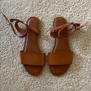 Old navy tan sandals